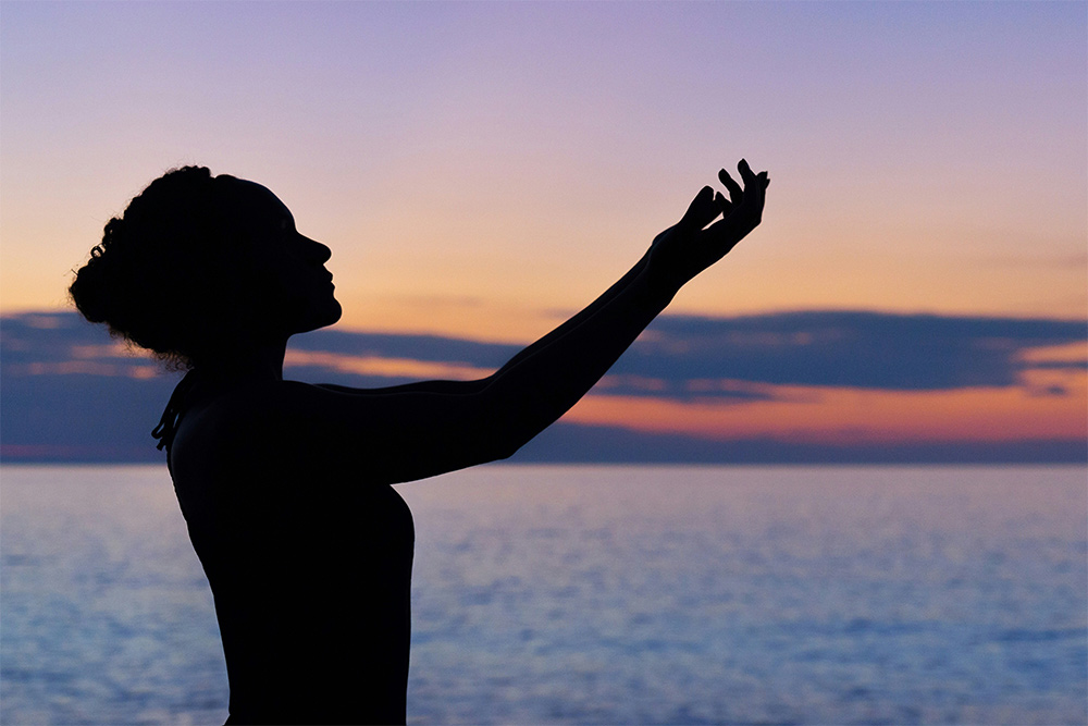 What is Energy Healing? Benefits, Types & How It Works